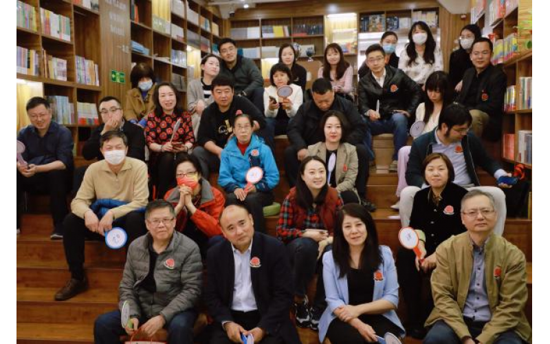 总店工会举办第二届庆三八“玫瑰市集”活动